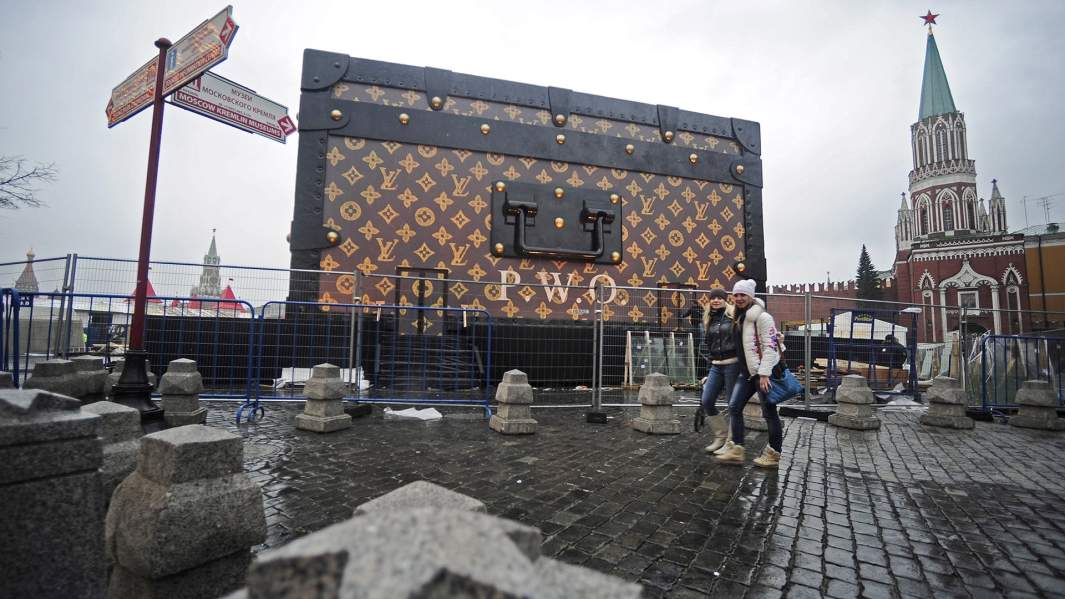 Павильон-чемодан Louis Vuitton на Красной площади