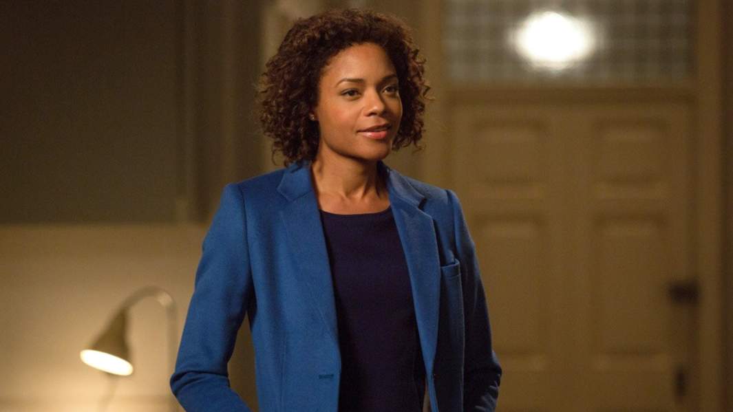 Наоми Харрис в роли Ив Манипенни в фильме «007: Спектр»