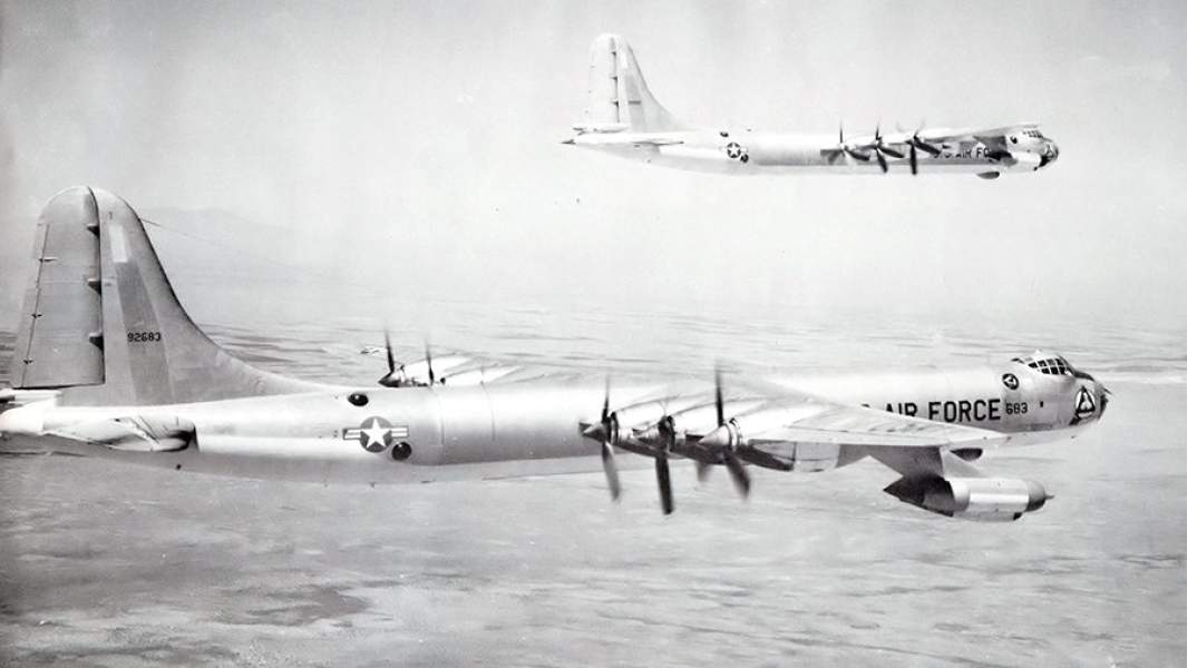 Американские стратегические бомбардировщики B-36 Peacemaker