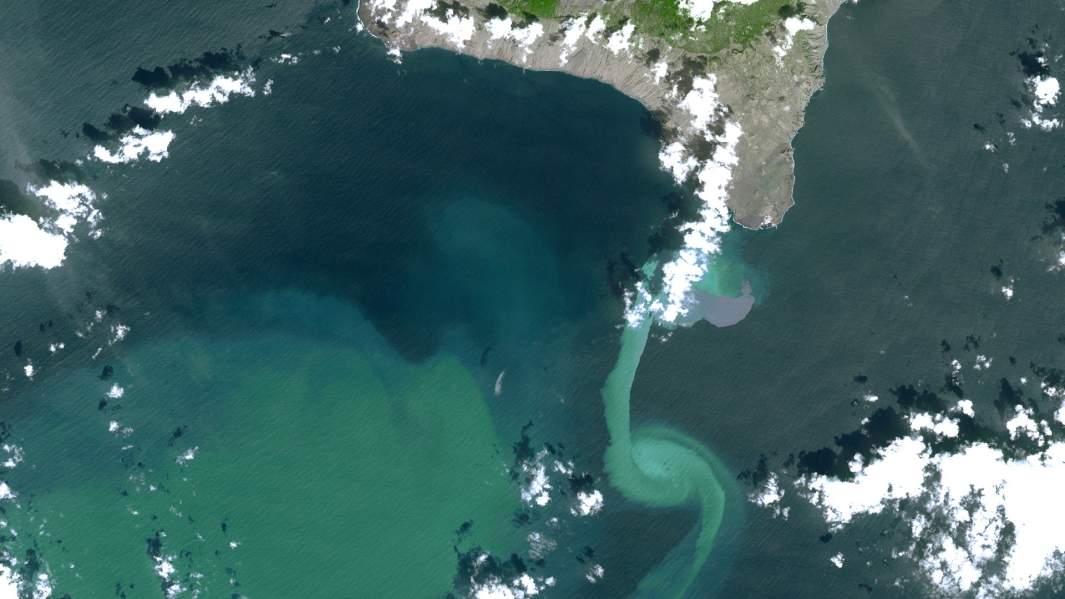 Остров Эль-Йерро, Канарские острова. Начало извержения подводного вулкана