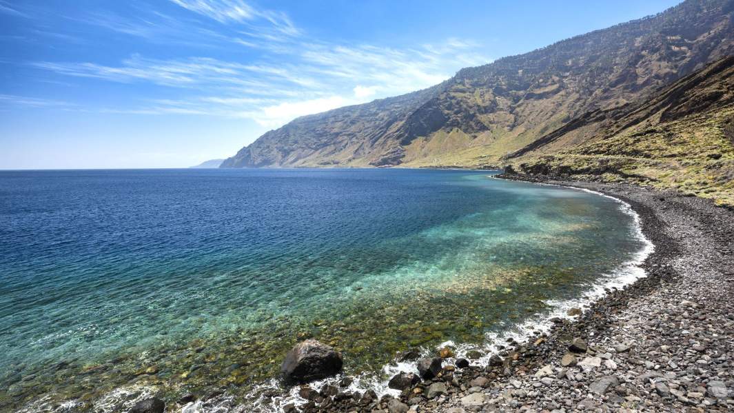 Бухта Лас-Плайас, самого южного из Канарских островов – Эль-Йерро