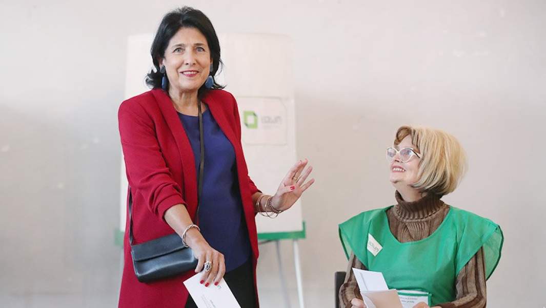 Саломе Зурабишвили во время голосования