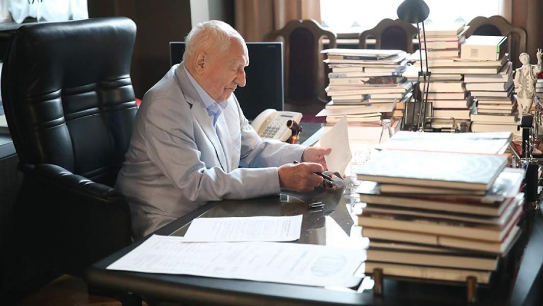 Марк Захаров