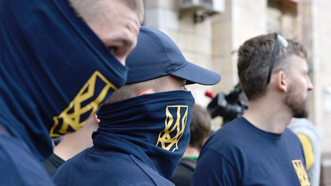 Радикалы, разгромившие магазин в Киеве