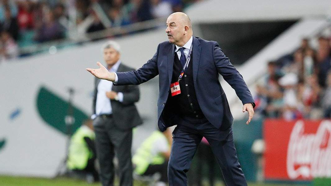 Станислав Черчесов на поле