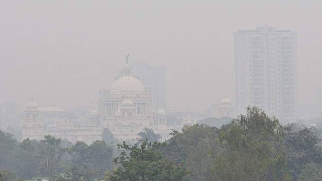 Мемориал Виктории в Калькутте во время смога