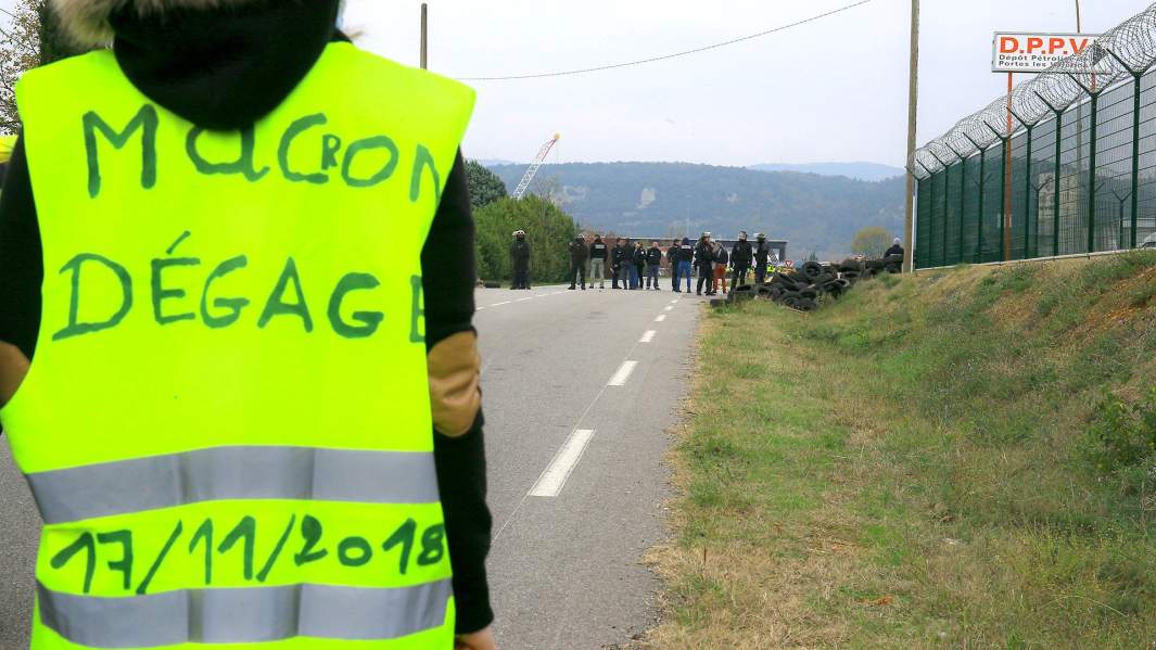 Протестующие «желтые жилеты»