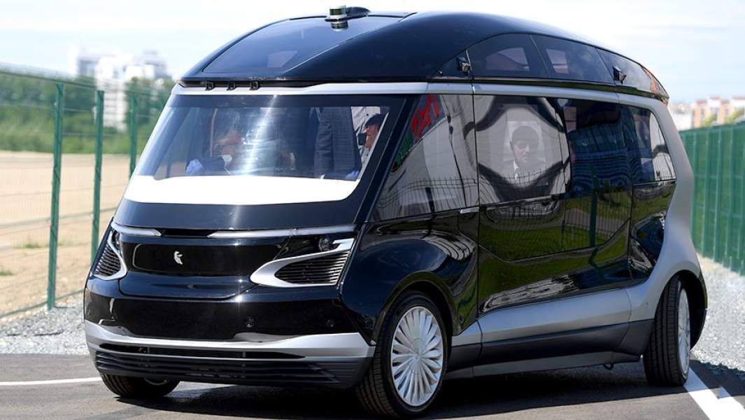 Тест-драйв прототипа беспилотного электробуса «ШАТЛ», предоставленного российским производителем грузовых автомобилей «КамАЗ», в Казани