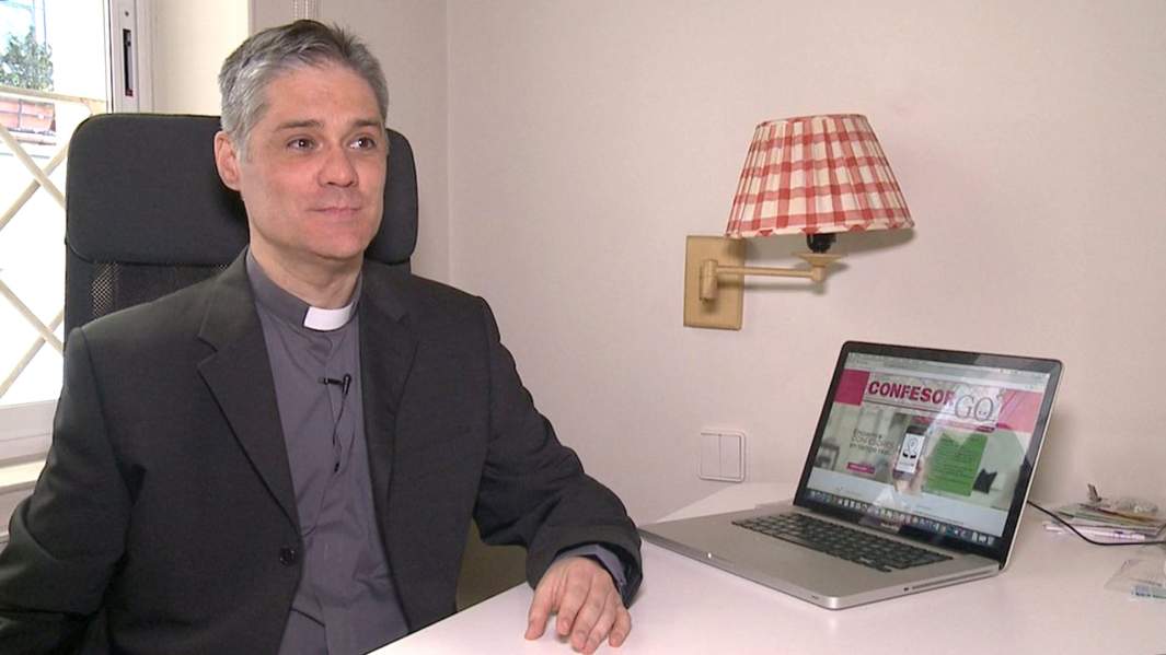 Католический священник