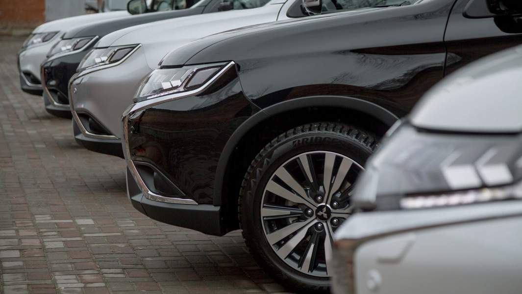 Обновленный Outlander получил амортизаторы увеличенного диаметра для большей плавности хода на малых скоростях