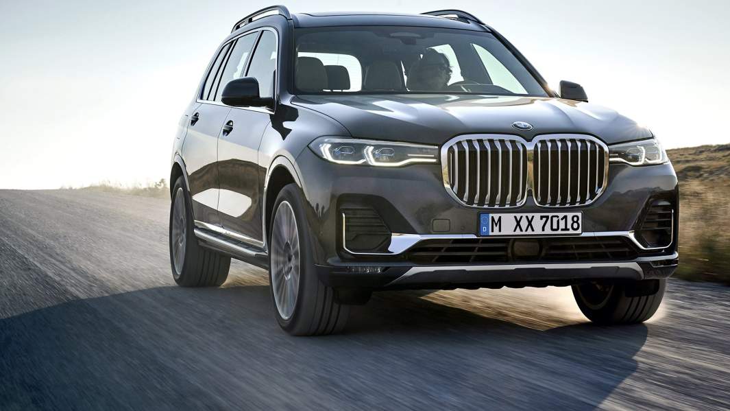 Вслед за новым кроссовером X7 седан 7-Series обзавелся громадной решеткой радиатора