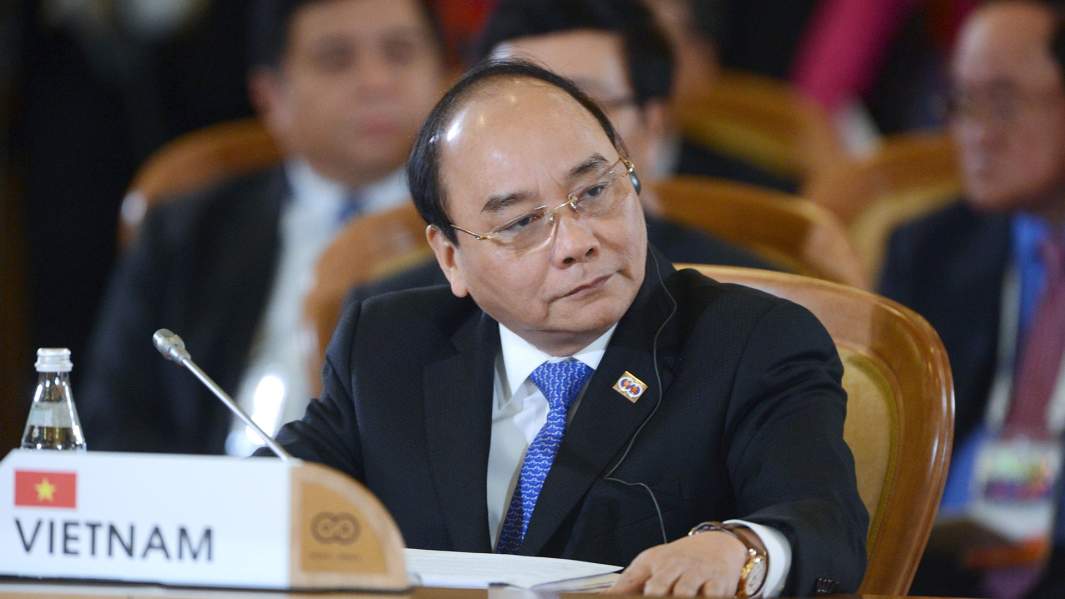 Премьер-министр Социалистической Республики Вьетнам Нгуен Суан Фук на пленарном заседании саммита Россия — АСЕАН