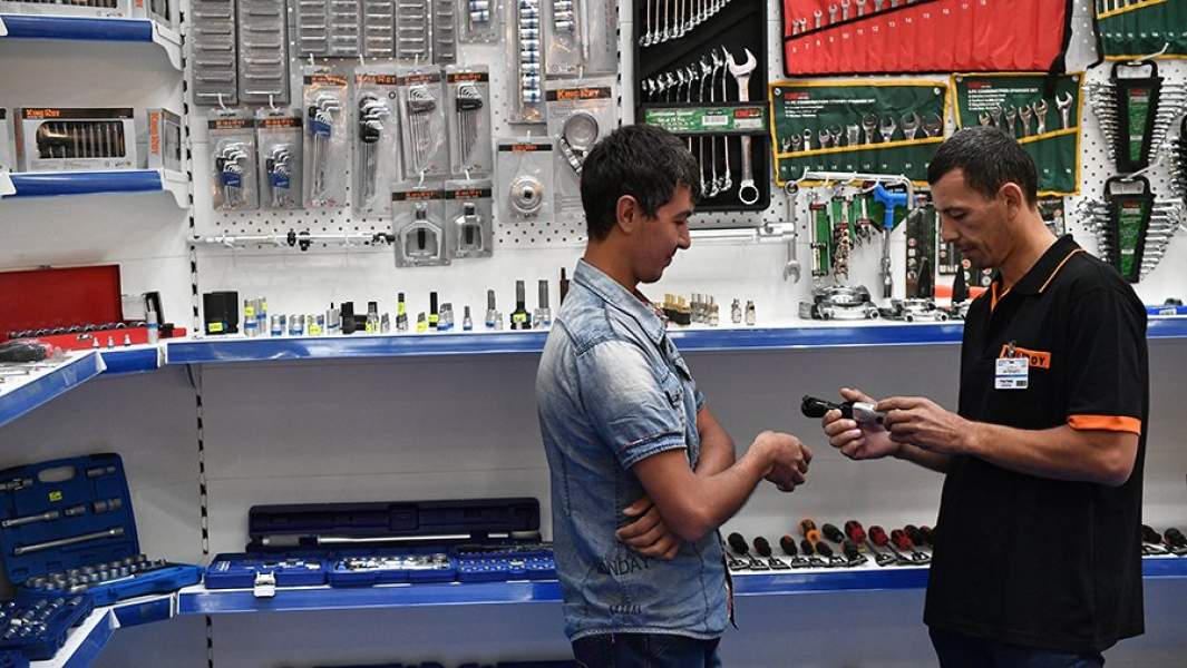 Инструменты и автозапчасти представлены на Международной выставке автомобильной индустрии "Интеравто" в Москве