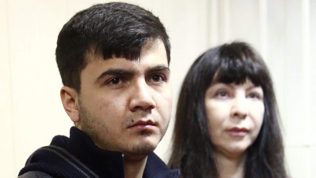 Абдувахоб Маджидов, обвиняемый по уголовному делу в отношении участников гонки на внедорожнике Mercedes-Benz Gelandewagen, перед оглашением приговора в Гагаринском суде. 17 октября 2016 года