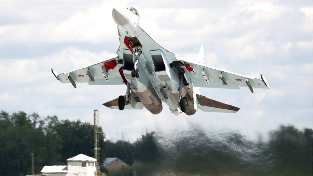 Истребитель Су-35