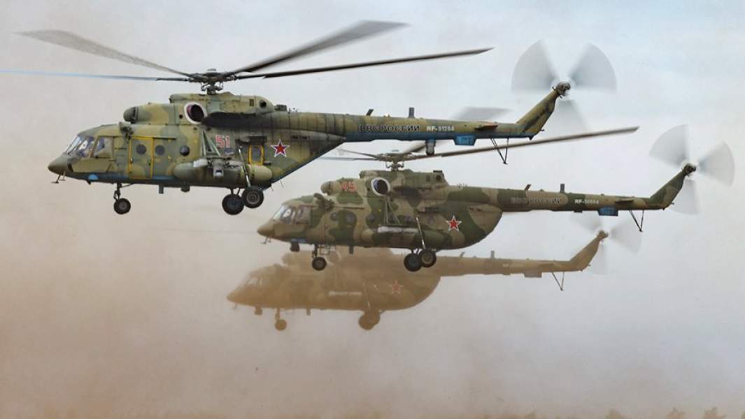 Вертолеты Ми-8АМТШ во время военных учений «Восток-2018» на полигоне «Цугол»