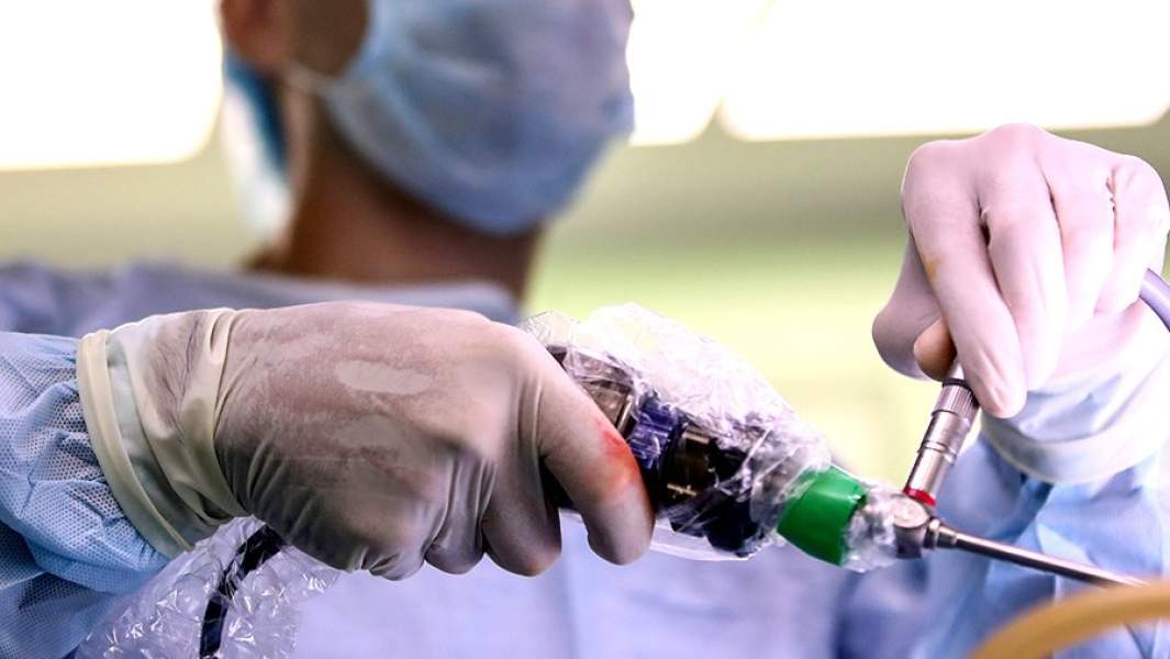 операция врач