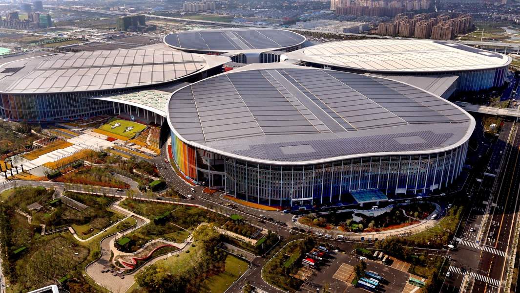 Вид на Национальный выставочный центр в Шанхае