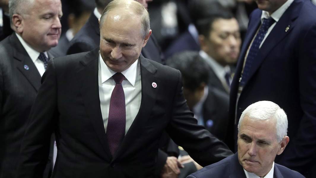 Владимир Путин и вице-президент США Майк Пенс