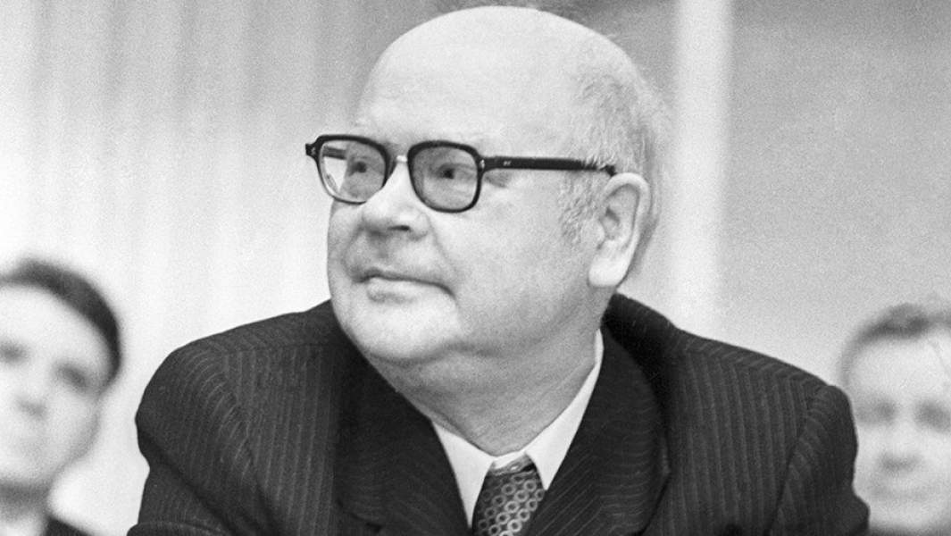 Заслуженный тренер СССР Анатолий Харлампиев, стоявший у истоков нового вида спорта самбо, 1976 год