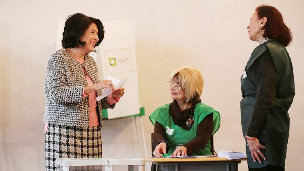 Саломе Зурабишвили на избирательном участке