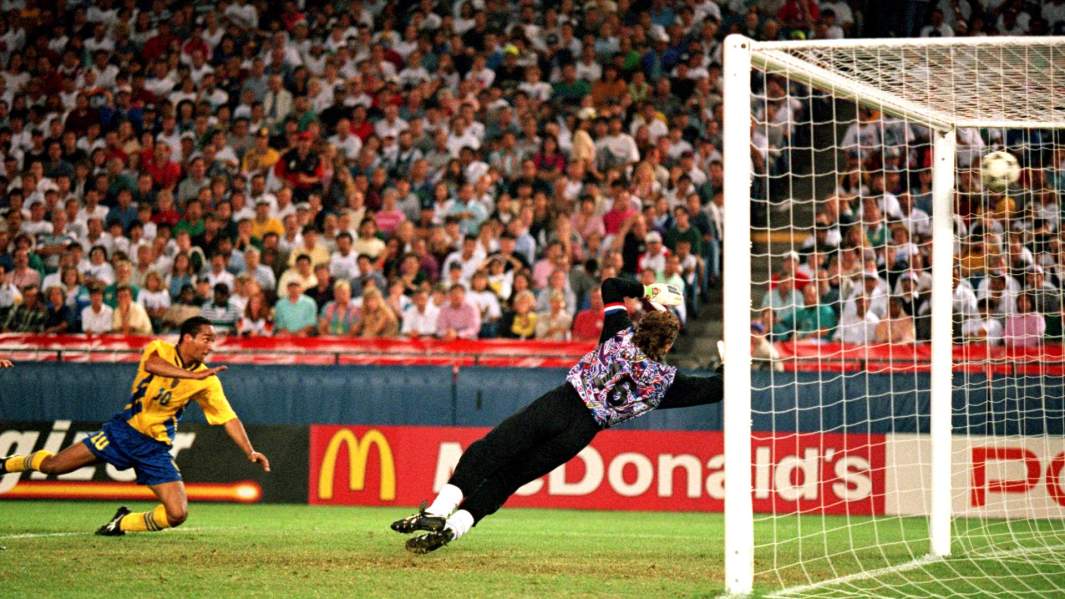 Матч Россия-Швеция. Удар Мартина Далина, 1994 год