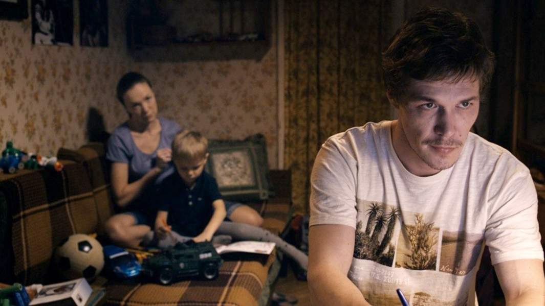 Кадр с фильма «Дурак»