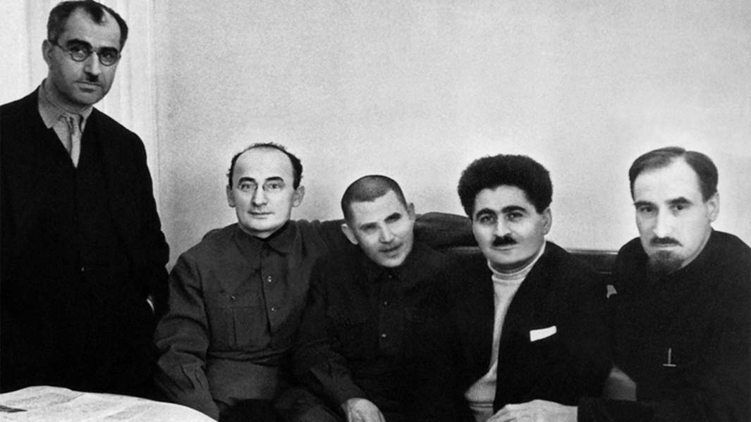 Лаврентий Берия и Николай Ежов среди делегатов XVII съезда ВКП(б) от Закавказских республик