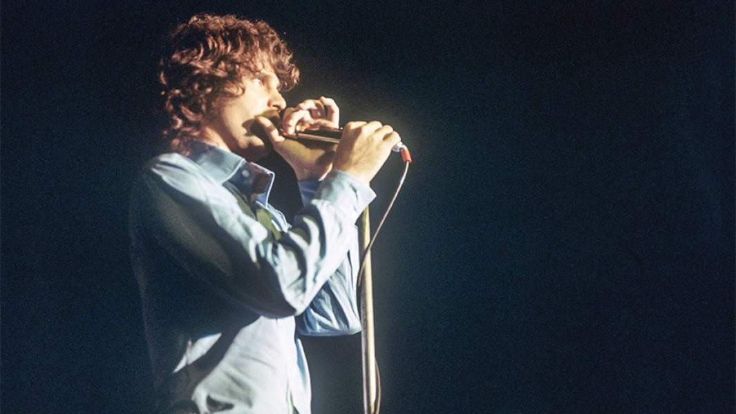 Моррисон во время выступления The Doors в Германии в 1968