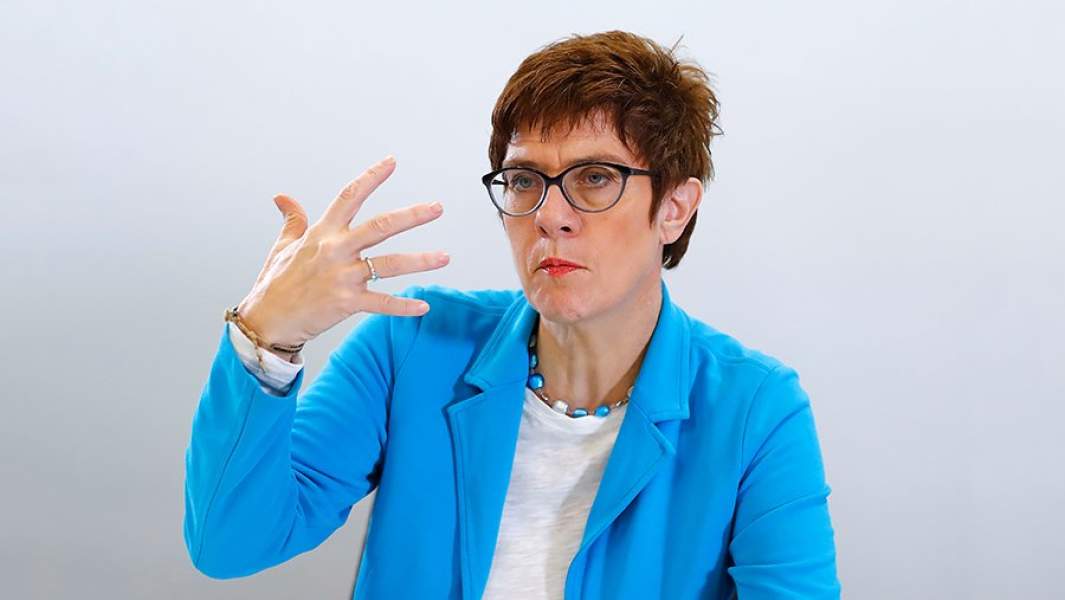 Аннегрет Крамп-Карренбауэр