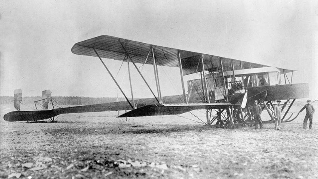 Ранняя двухмоторная модификация самолета «Русский витязь»