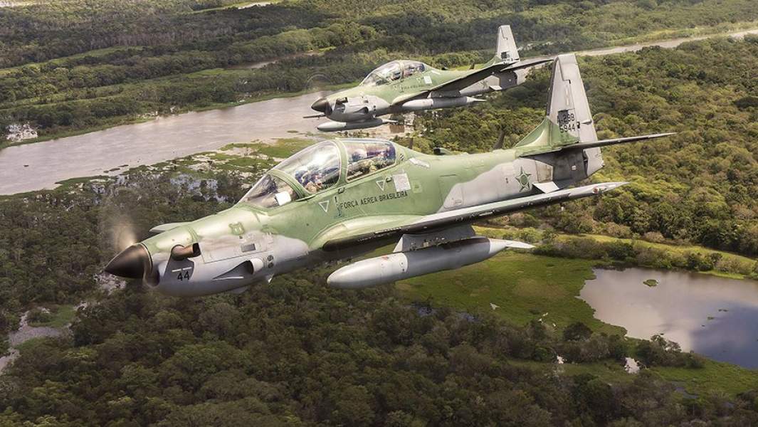 Легкий турбовинтовой штурмовик Embraer A-29 Super Tucanos ВВС Бразилии