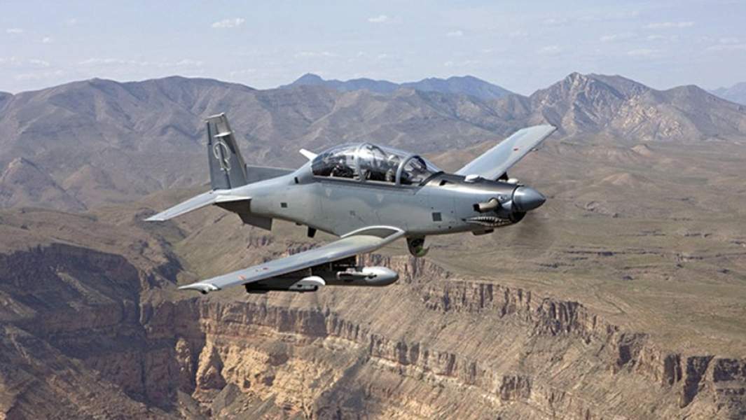 Легкий турбовинтовой штурмовик AT-6B Wolverine