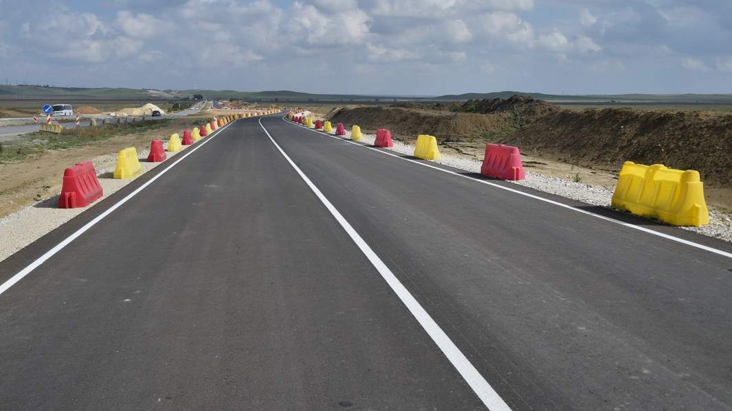 дорога с разметкой 