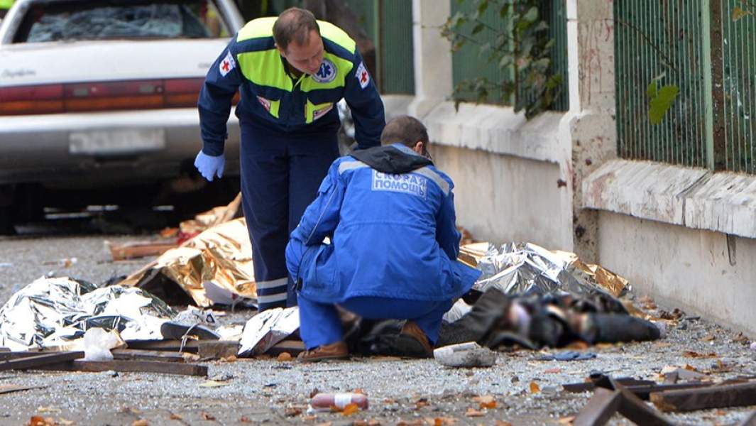  Работники «Скорой помощи» на месте дорожно-транспортного происшествия 