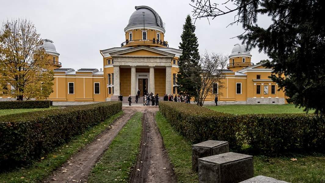 Здание Пулковской обсерватории в Санкт-Петербурге
