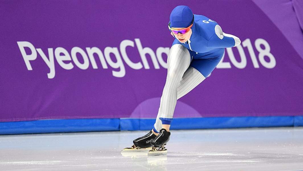 Наталья Воронина на дистанции 5000 м среди женщин в соревнованиях по конькобежному спорту на XXIII зимних Олимпийских играх