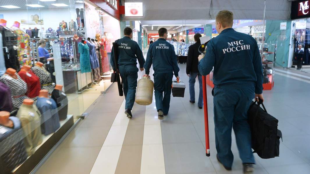 Проверка пожарной безопасности в торгово-развлекательном центре "Кольцо" в Челябинске