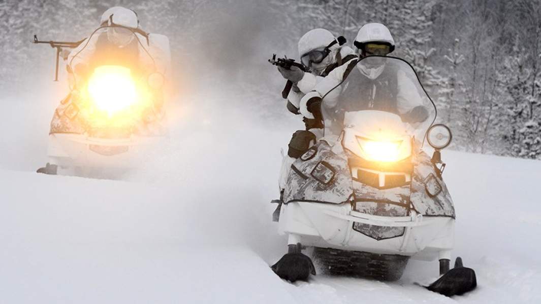 Во время учений 80-й отдельной арктической мотострелковой бригады