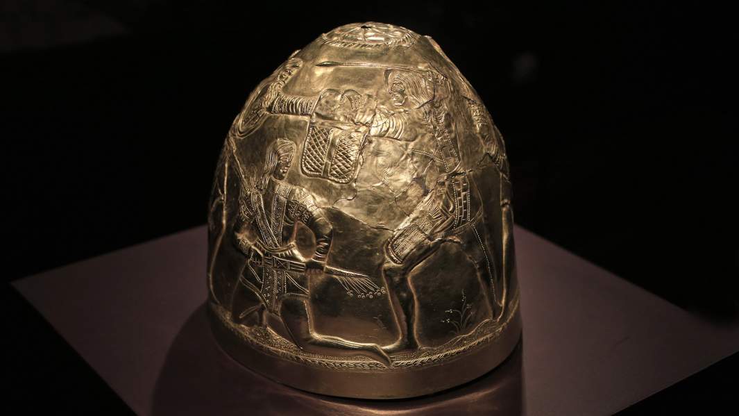 Экспонат выставки "Крым: золото и секреты Черного моря" из собрания крымских музеев в ар 