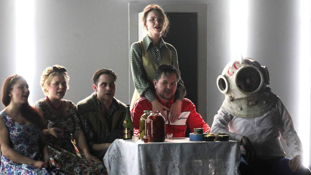 Сцена из спектакля «Хорошо.Очень!»