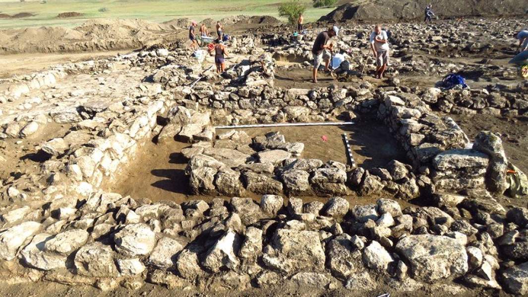 Античное поселение Манитра возле села Октябрьское в окрестностях Керчи