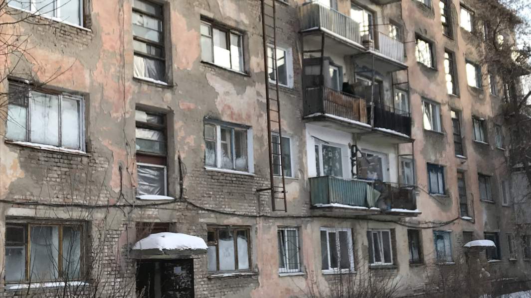 Дом в городке Нефтяников власти обещают расселить до конца 2019 года