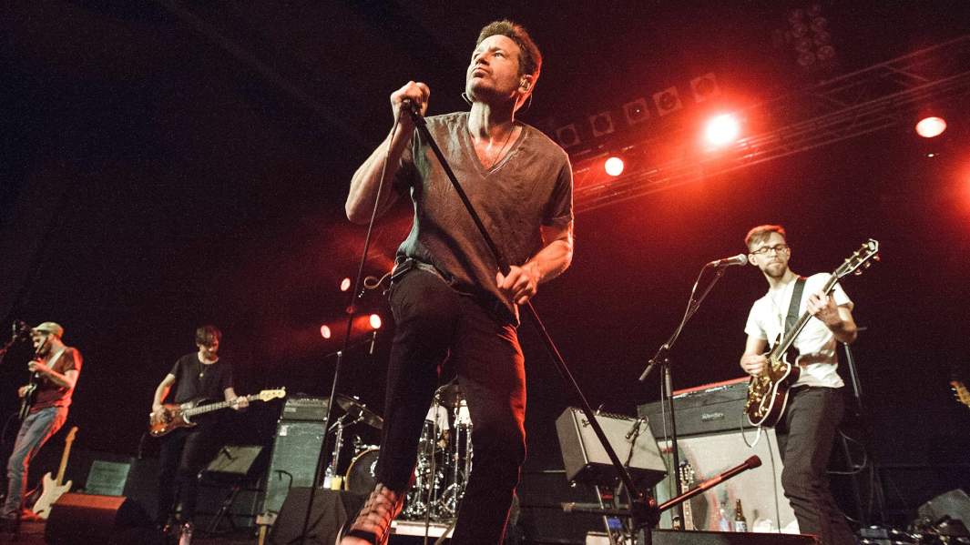 Американский актер, писатель и музыкант Дэвид Духовны во время концерта. Live Music Hall, Кельн, Германия. 10 мая 2016