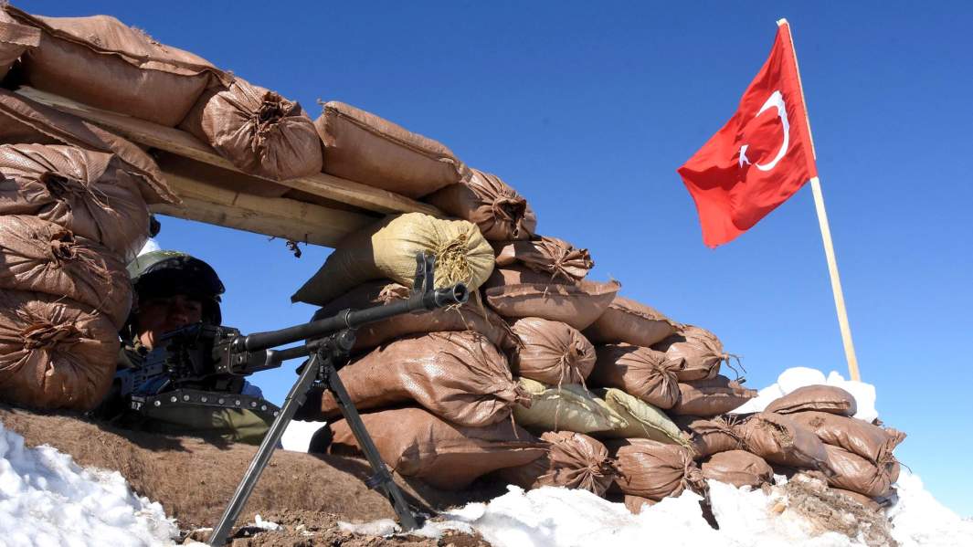 Турецкие солдаты на базе на границе Турции, Ирака и Ирана