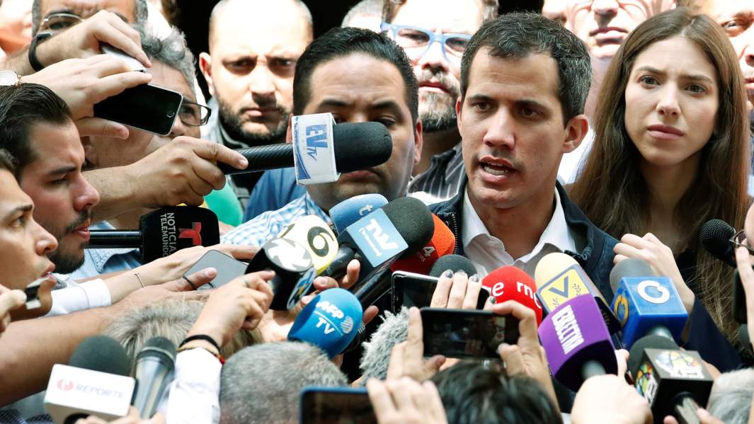 Лидер оппозиции и самопровозглашенный временный президент Венесуэлы Хуан Гуайдо