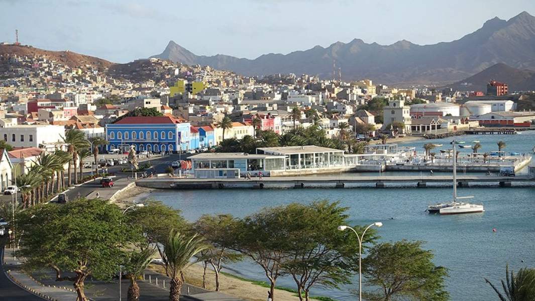 Город Минделу на острове Сан-Винсенте