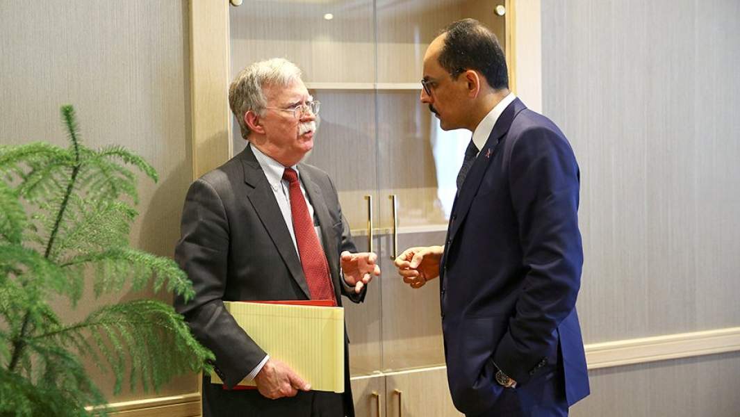 Советник президента США по национальной безопасности Джон Болтон и специальный советник и пресс-секретарь президента президента Турции Ибрагим Калин во время встречи в президентском дворце в Анкаре. 8 января 2019 года