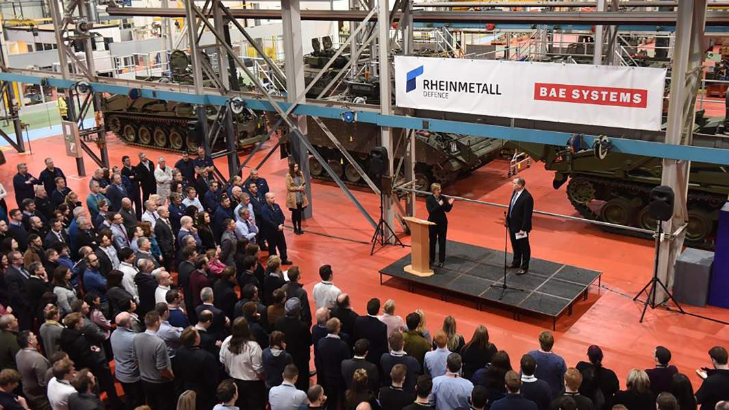 Подписание соглашения между представителями компании «Рейнметалл» и BAE Systems