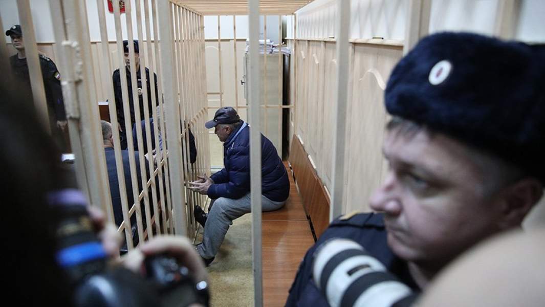 Рауль Арашуков, подозреваемый в мошенничестве и участии в преступном сообществе, на заседании Басманного суда города Москвы